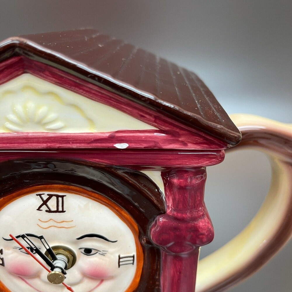 Decorative Ceramic Clock with face 8 1/8" High x 9 1/2" x 5 1/2" - Picture 5 of 9